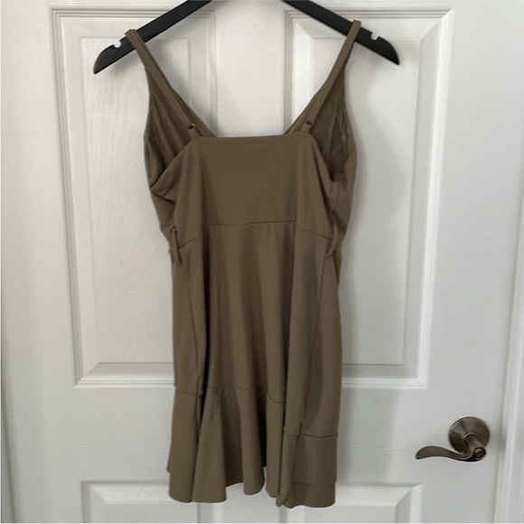 Halara V Neck Tie Side Ruffle 2-Piece Pocket Flowy Mini Casual NWT Medium Shorts - Picture 5 of 12